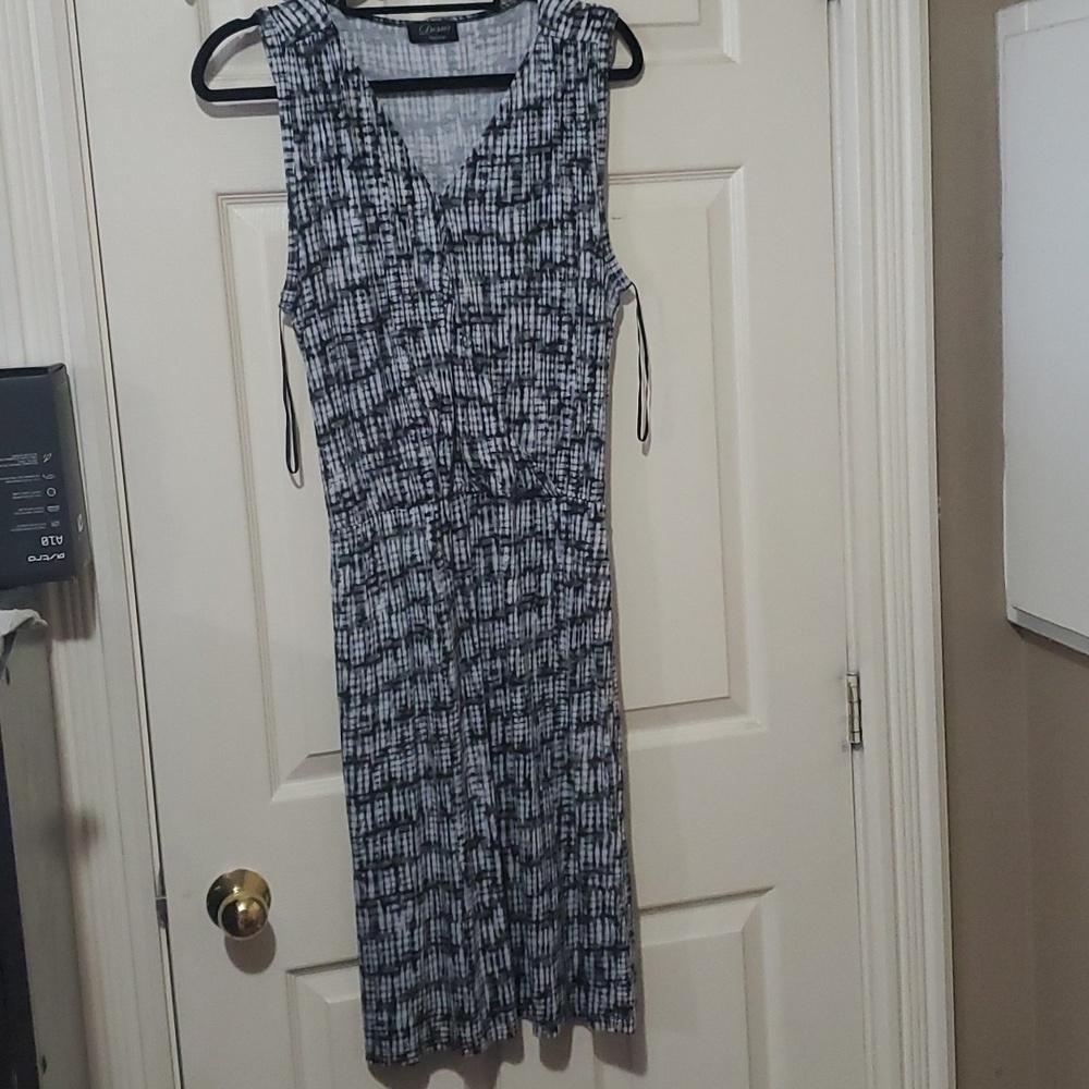 Dresses yessica size medium $5 if buying 2 or more items